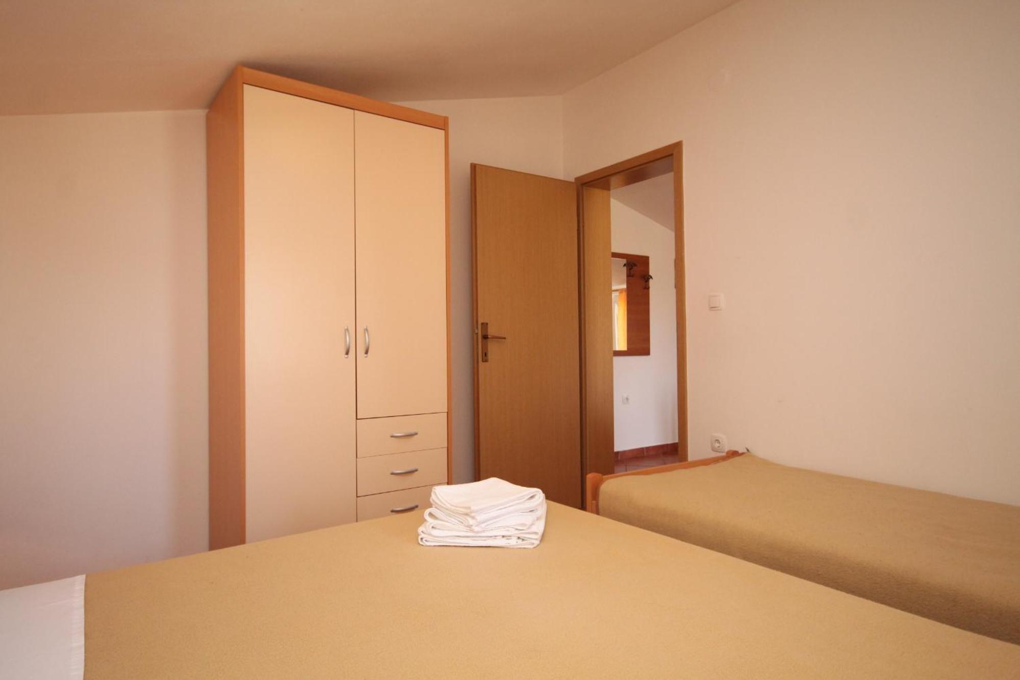 Apartments With A Parking Space Umag - 7039 Szoba fotó